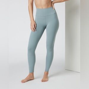 Vuori AllTheFeels Legging in Vintage Pistachio Blue Size Large Activewear Train
